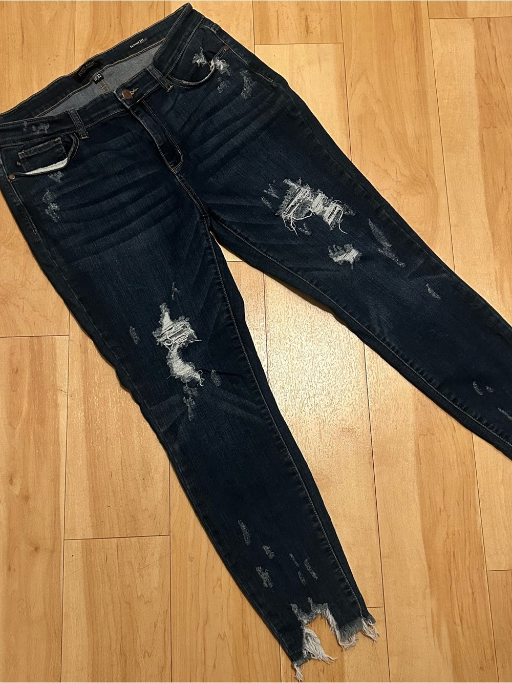 Judy Blue Dark Wash Distressed Women's Jeans - Slim Fit size 15/32